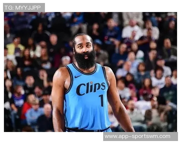 揭秘球场英雄：足球队球星个人风采与精彩表现全解析