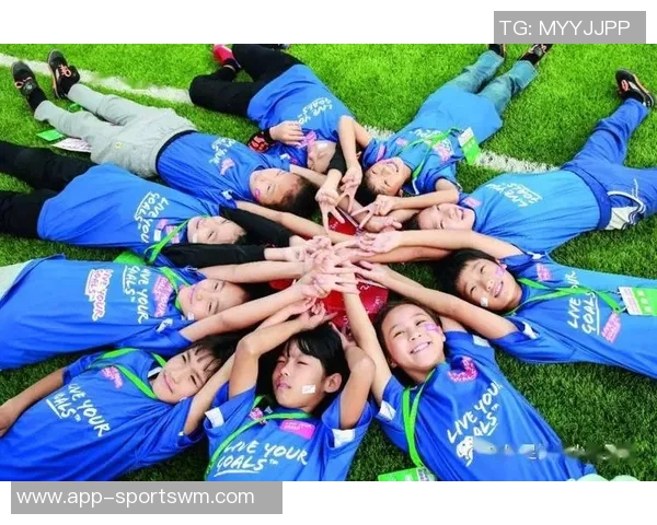 足球巨星展现友好姿态以实际行动表达对中国文化的尊重